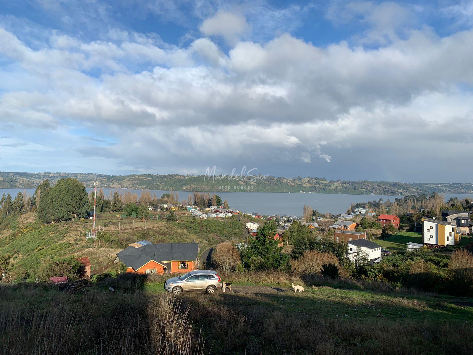 HERMOSA PARCELA URBANIZADA CON VISTA PANORAMICA AL FIORDO DE CASTRO