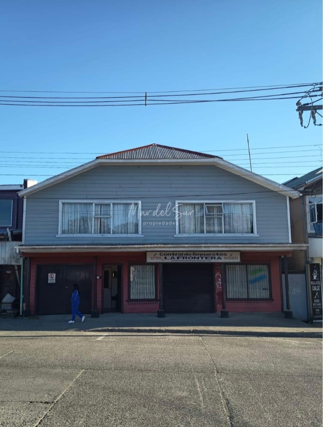 Casa mas local comercial en excelente ubicación